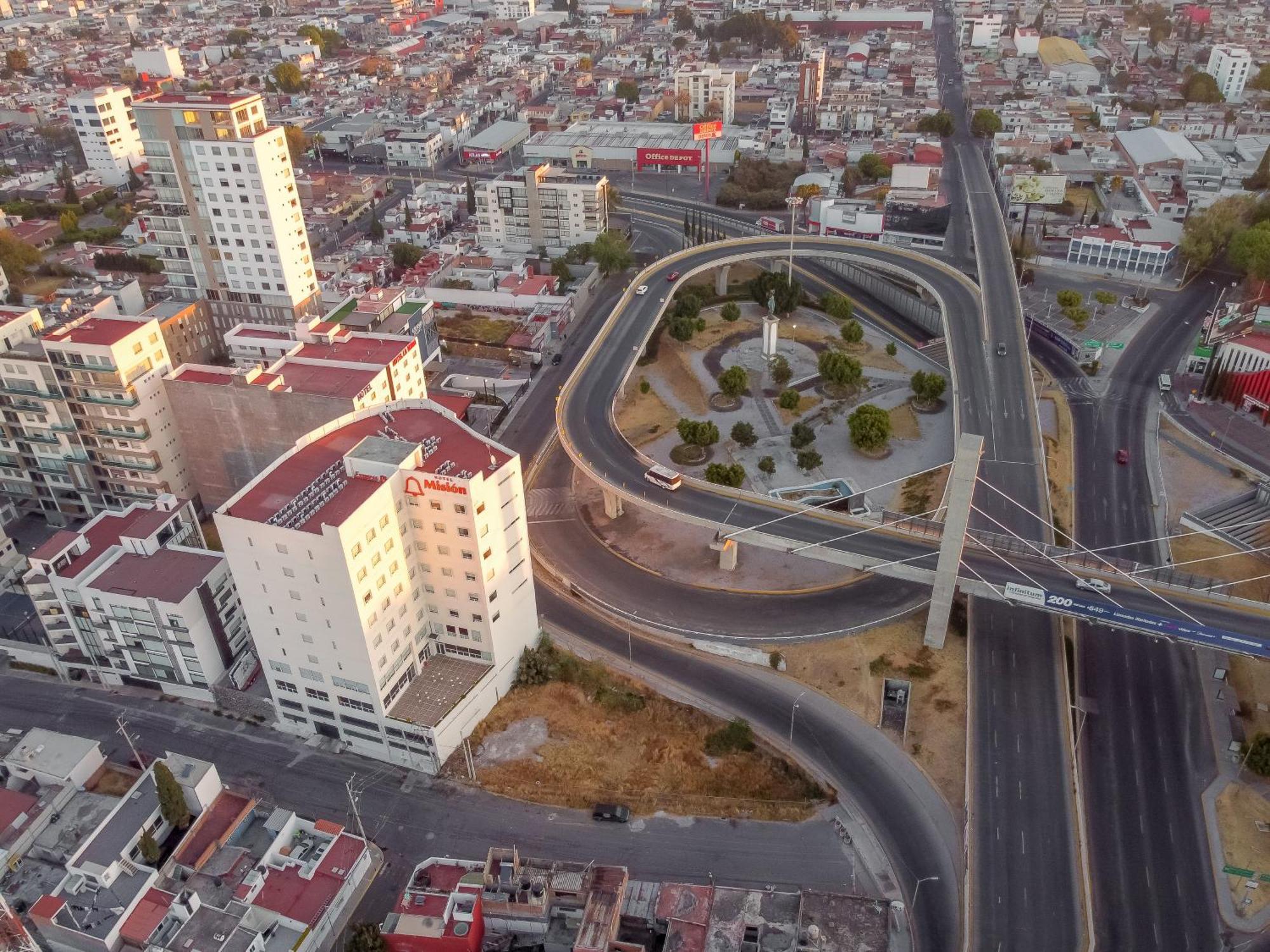 Отель Mision Puebla Angelopolis Экстерьер фото